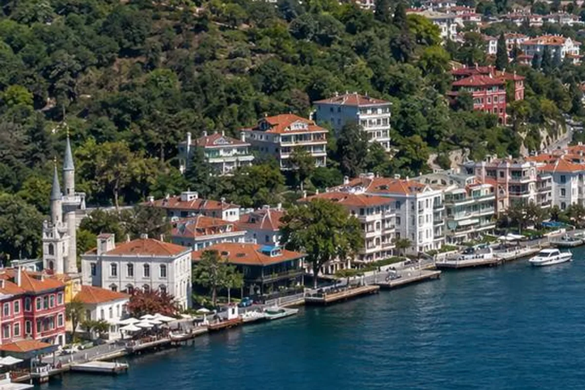 Ortaköy'de Boğaz hattında konumlanan yalı dairesi — temsili görsel