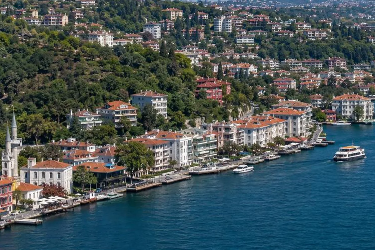Boğaz hattında kamuya açık pazarda yer almayan yalı dairesi ve konaklar — temsili görsel