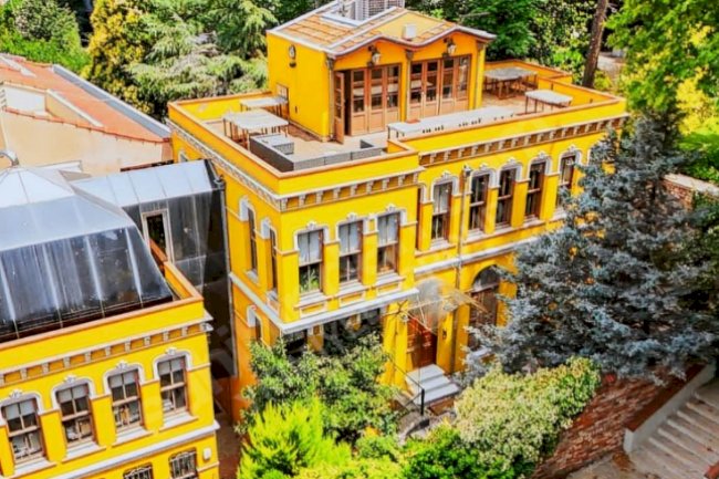 Köşk / Beşiktaş / Abbasağa / Jandarma Mektebi Sokak: Merkezde Sessizlik, Mahalle Dokusunda Zarafet