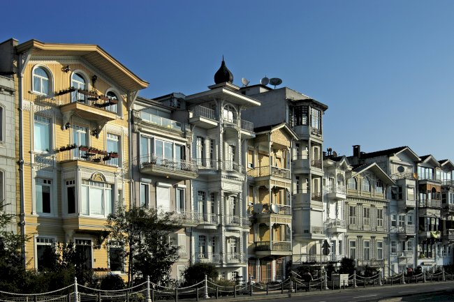 Yalı Kiralarında 2025 Trendleri: Sözleşme ve Getiri Dinamikleri