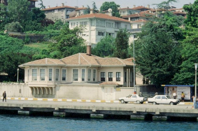 Şerifler Yalısı: Emirgan’da Türk Barok Mimarisiyle Boğaziçi’nin Tarihi Yalısı