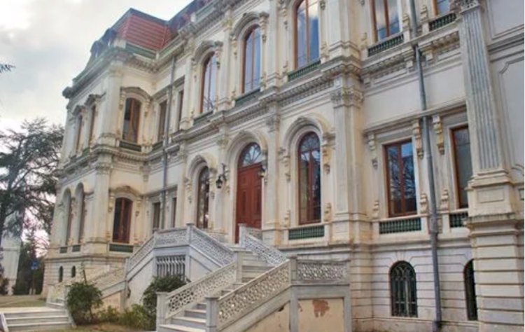 Adile Sultan Kasrı / Üsküdar: Koru İçinde Zarafet, Şehirle Dengeli Yaşam