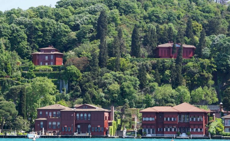 Kont Ostrorog Yalısı: Kandilli’de Avrupa ve Osmanlı Mimarisini Buluşturan Tarihi Boğaz Yalısı
