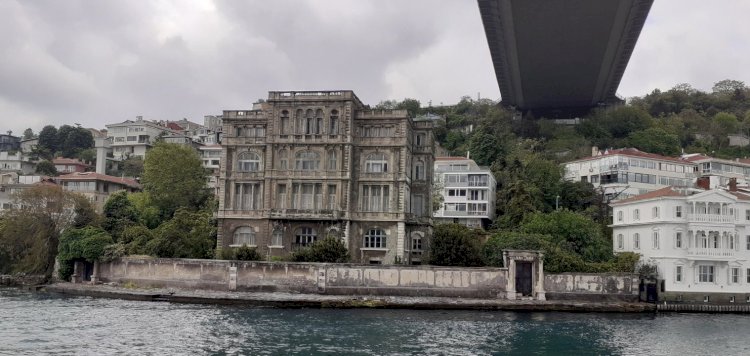 Tophane Müşiri Zeki Paşa Yalısı: Rumelihisarı’nda Fransız Şatosunu Andıran Tarihi Boğaz Yalısı